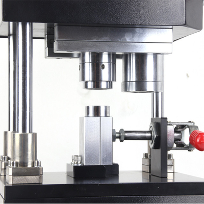 Lithium Ion Batteries Crimping Equipment With de laboratoire scellant d'abord en second lieu le scellage